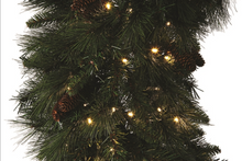 Load image into Gallery viewer, HBL Christmas Wreath
